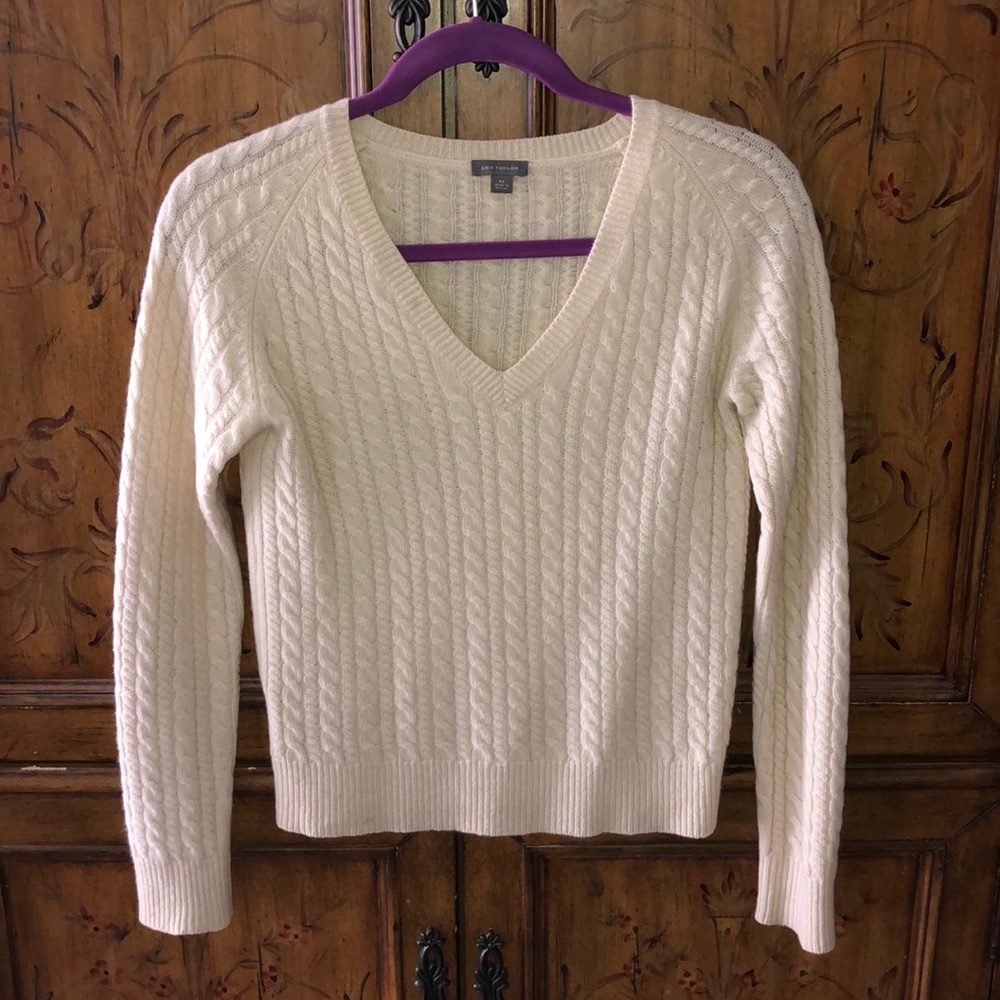 💙White Cashmere Sweater V Neck